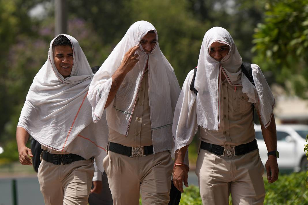 Termometreler 50 dereceyi gösterdi. Tarihin en yüksek sıcaklık rekoru - Resim: 26